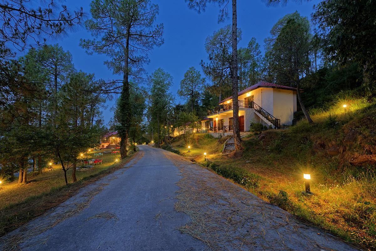 Arcadian Blue Pines Hotell Murree Exteriör bild